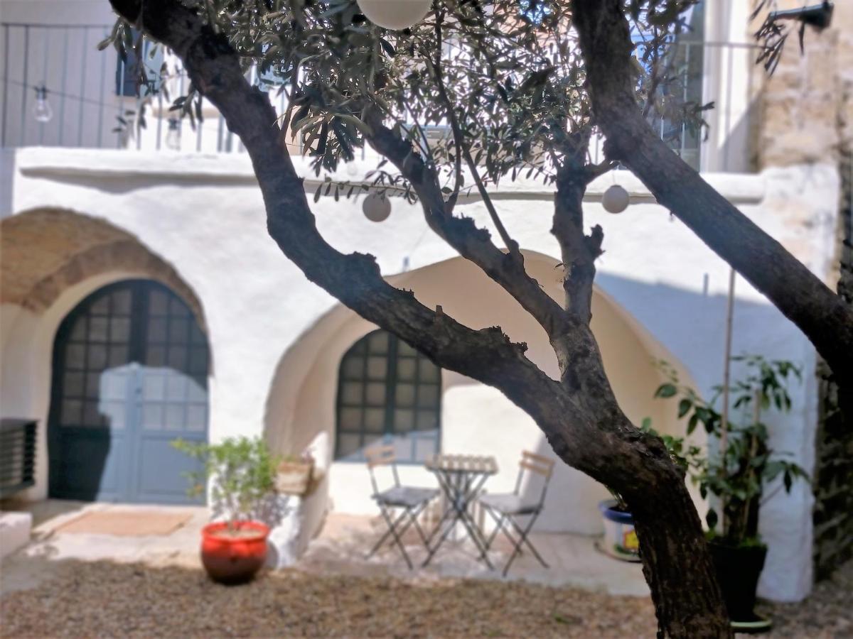 La Cachette Bed & Breakfast Aigues-Vives  ภายนอก รูปภาพ