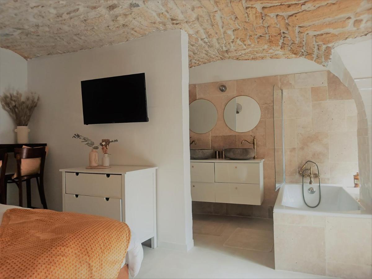 La Cachette Bed & Breakfast Aigues-Vives  ภายนอก รูปภาพ