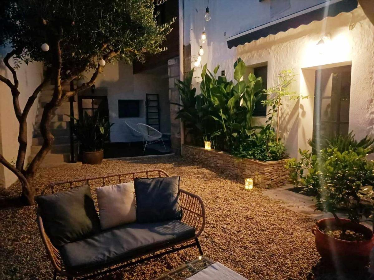 La Cachette Bed & Breakfast Aigues-Vives  ภายนอก รูปภาพ