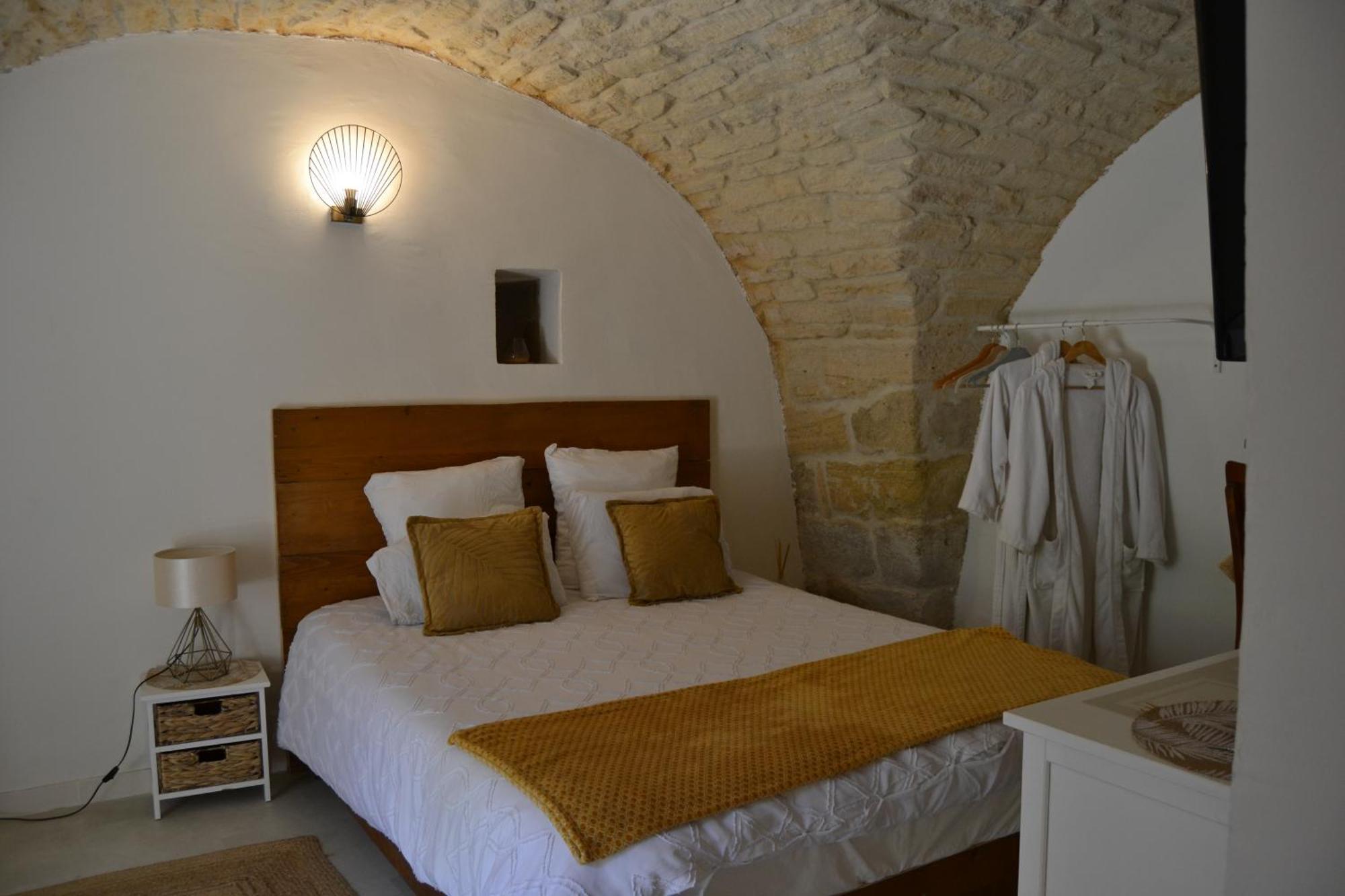 La Cachette Bed & Breakfast Aigues-Vives  ภายนอก รูปภาพ