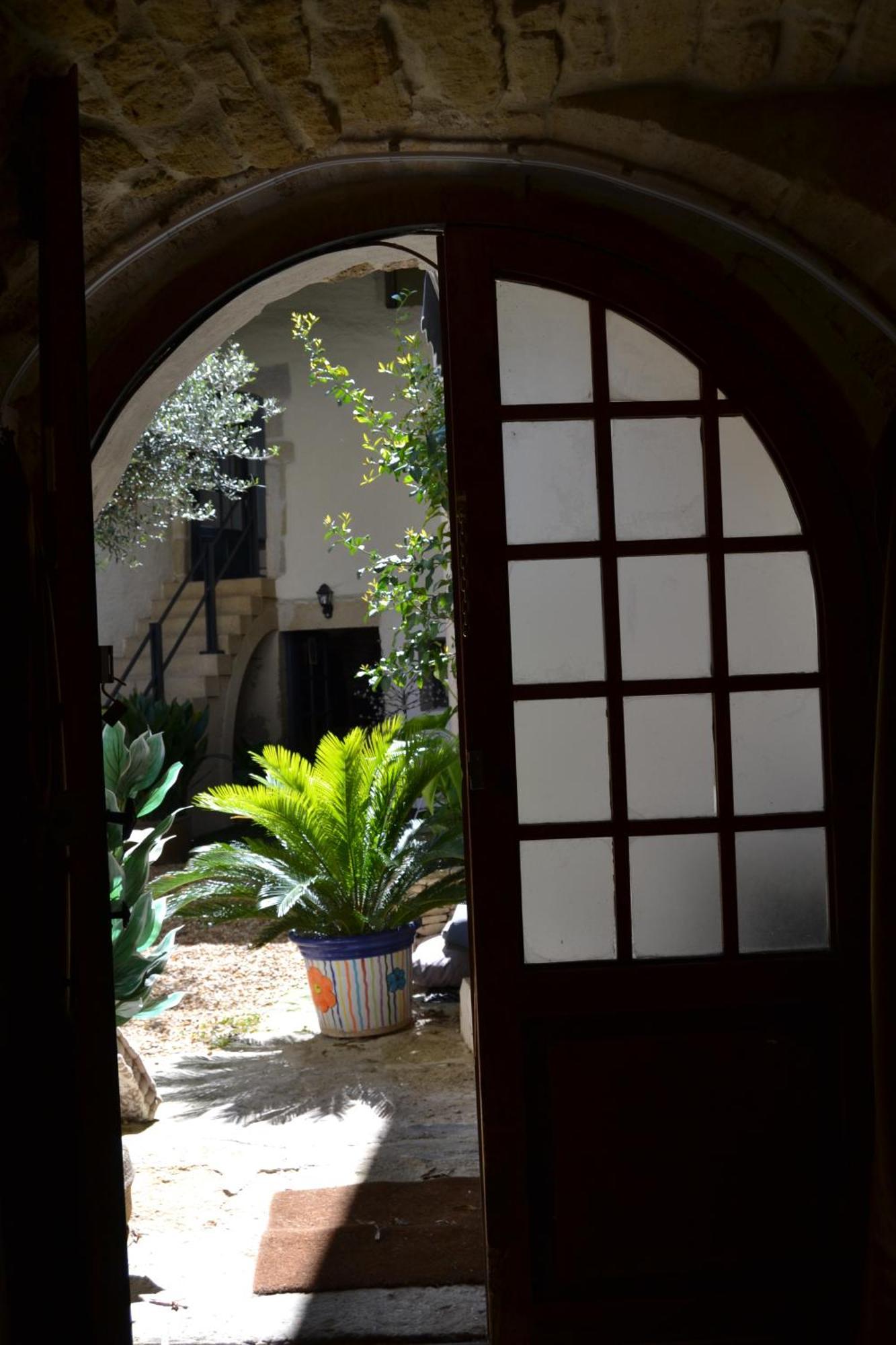 La Cachette Bed & Breakfast Aigues-Vives  ภายนอก รูปภาพ