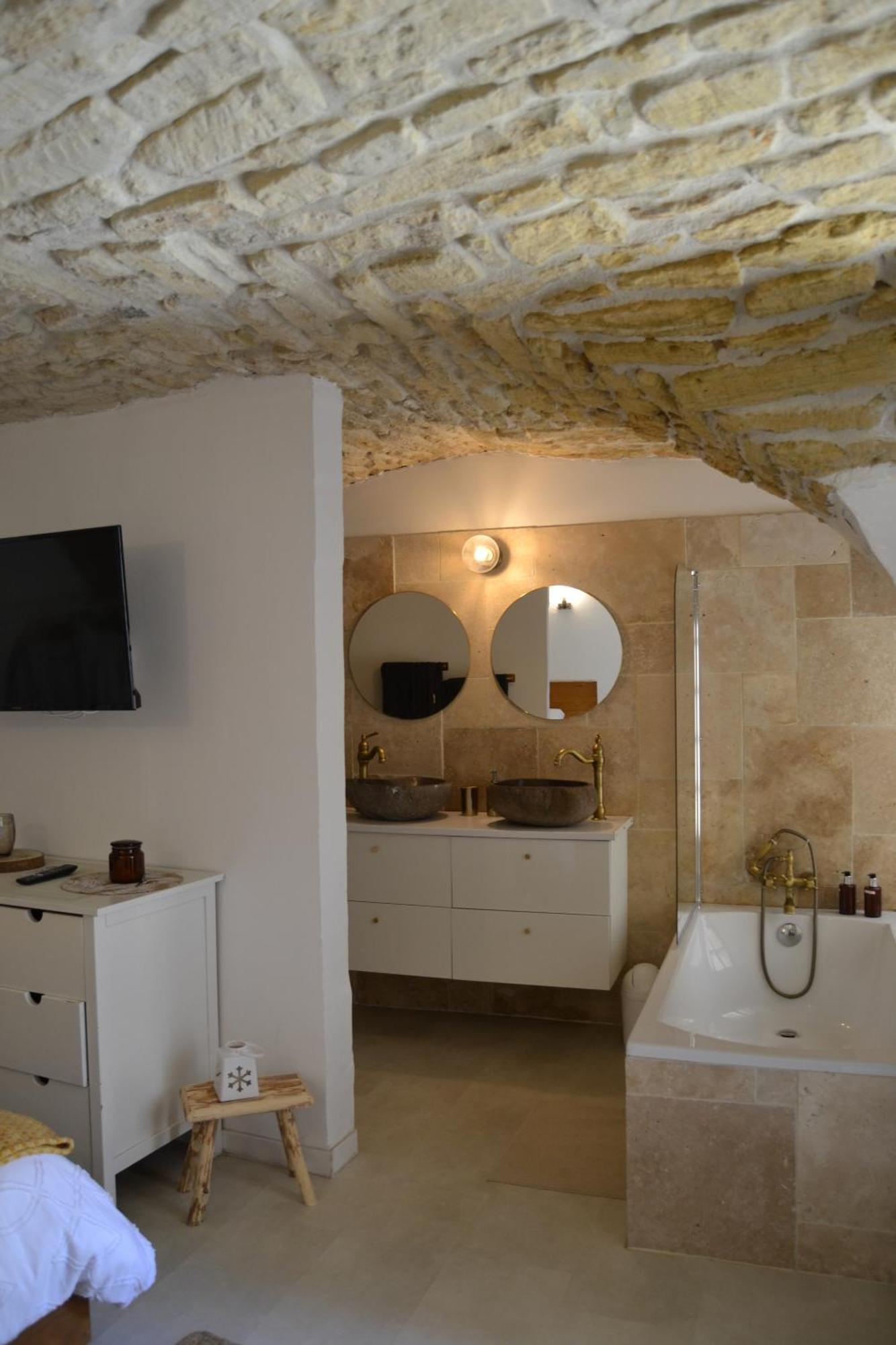 La Cachette Bed & Breakfast Aigues-Vives  ภายนอก รูปภาพ